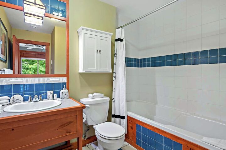 #203-02 - Master Ensuite Bathroom