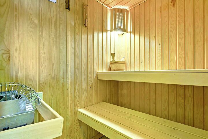 #203-02 - Private Sauna