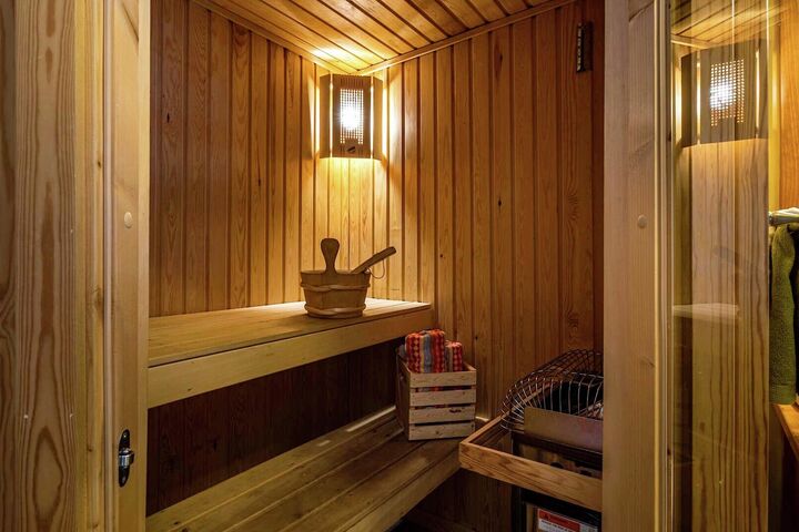 #201-02 - Private Sauna