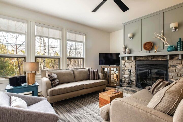 #229-04 - Living Area