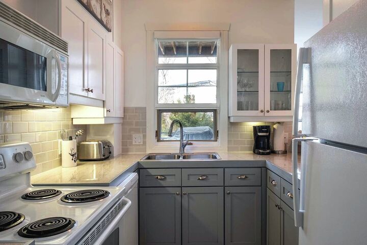 #229-04 - Kitchen
