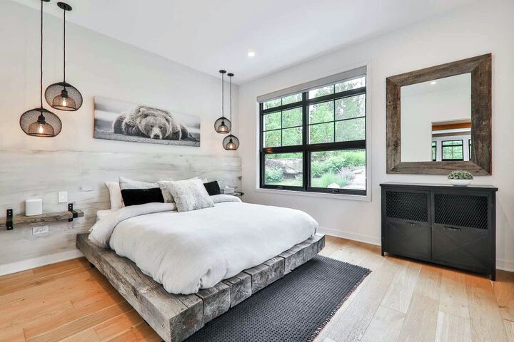 #215-04 - Master Bedroom