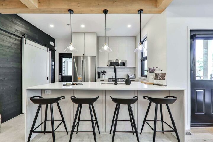 #215-04 - Kitchen