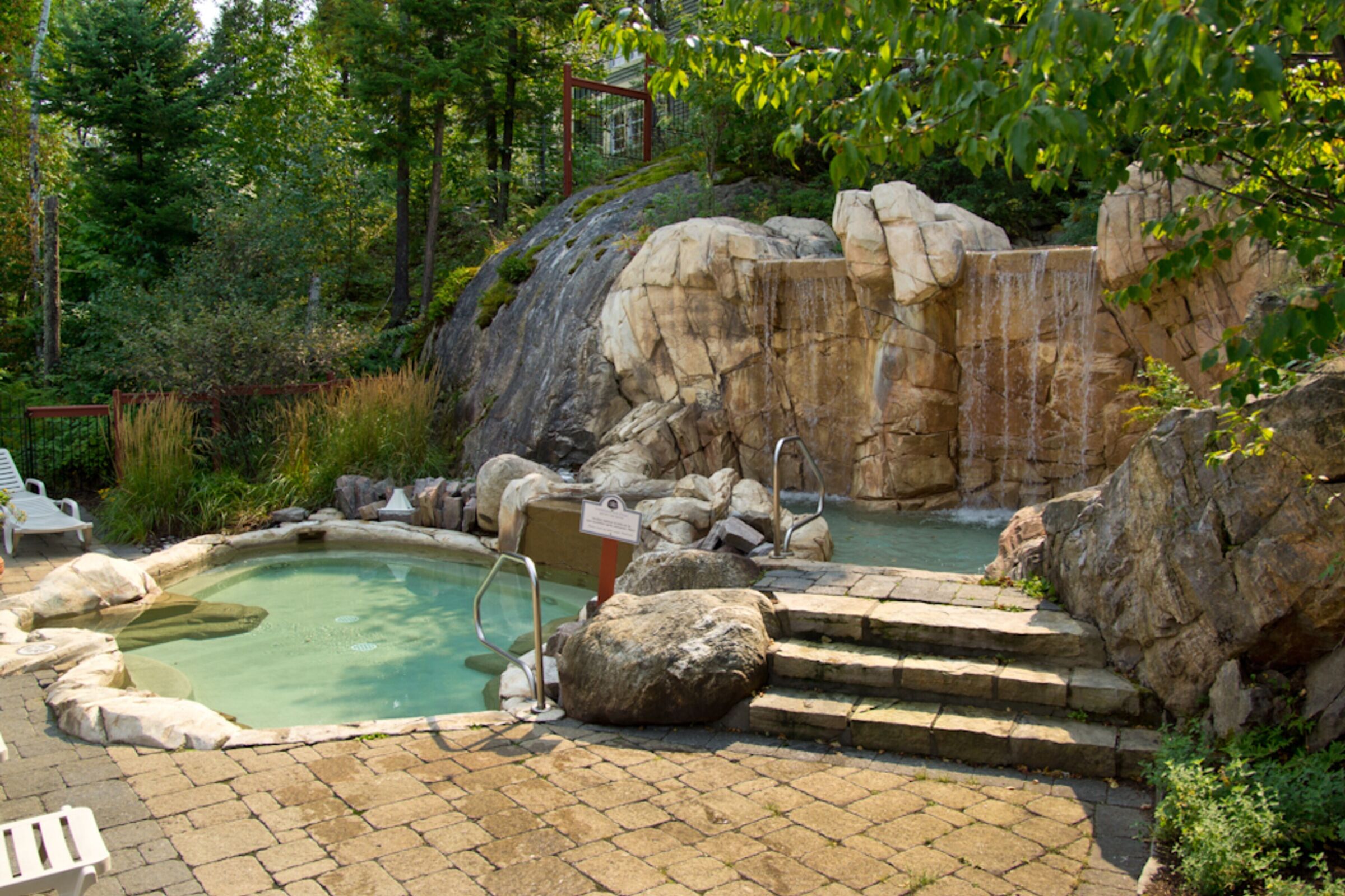 Outdoor Pool & Hot Tub