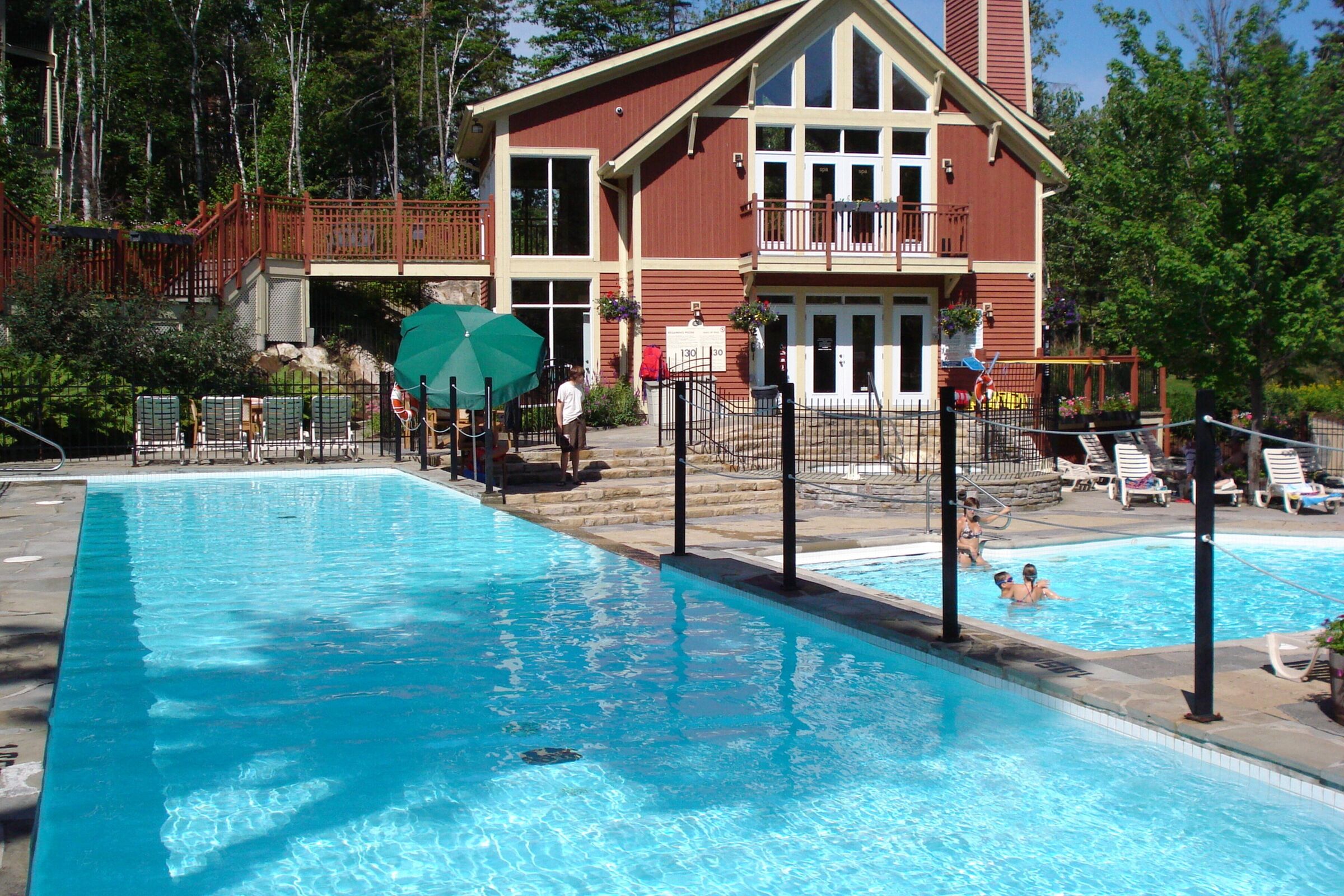 Outdoor Pool & Hot Tub