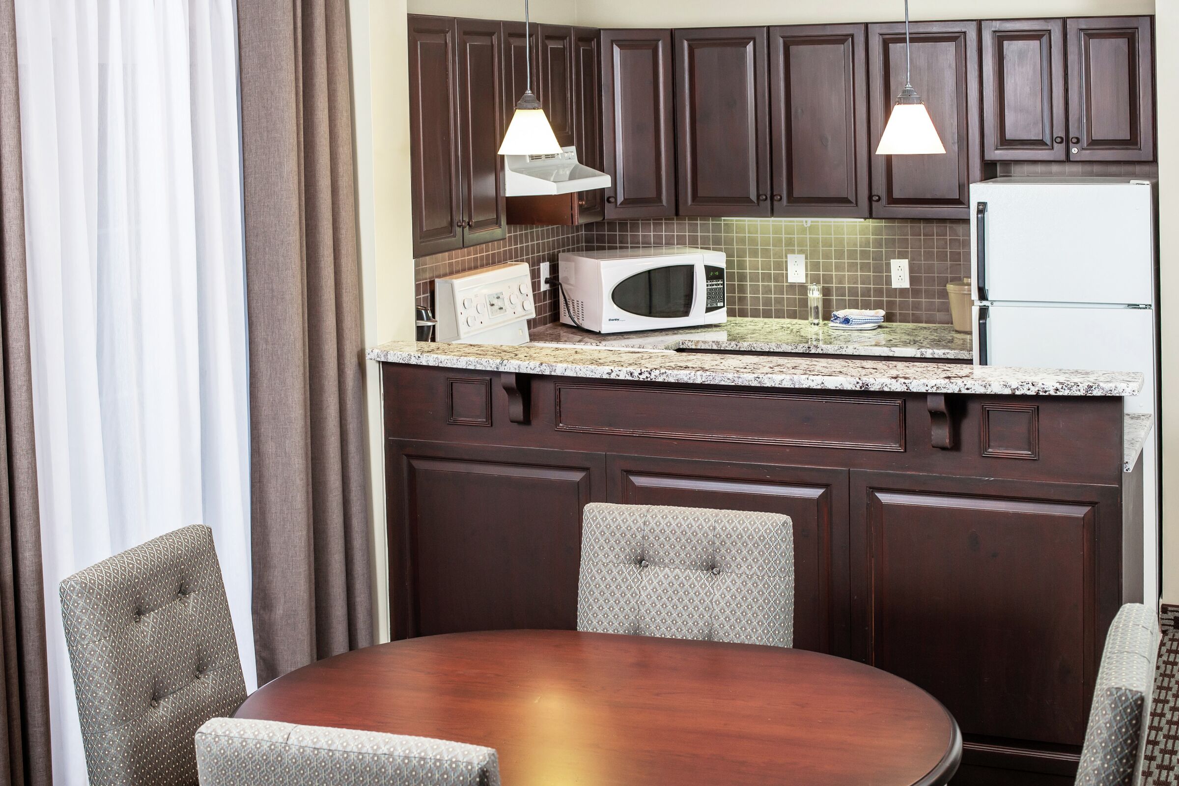 Dining Room & Kitchen