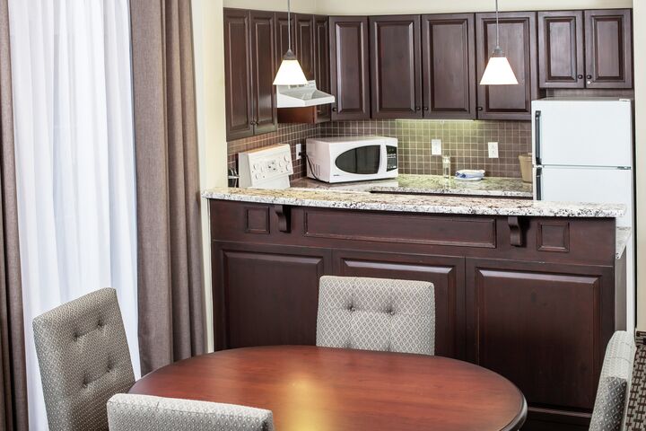 Q/Sofa - Dining Room & Kitchen