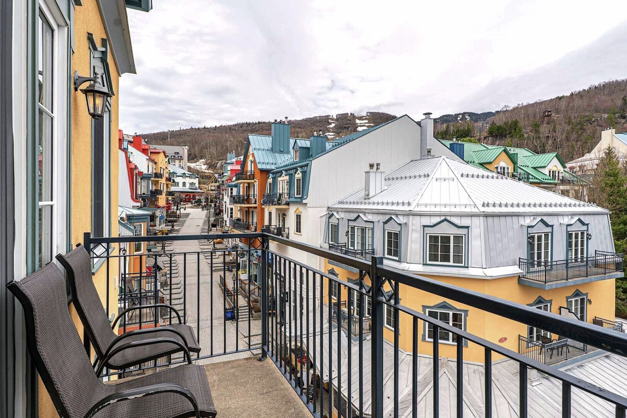 Studio Balcony