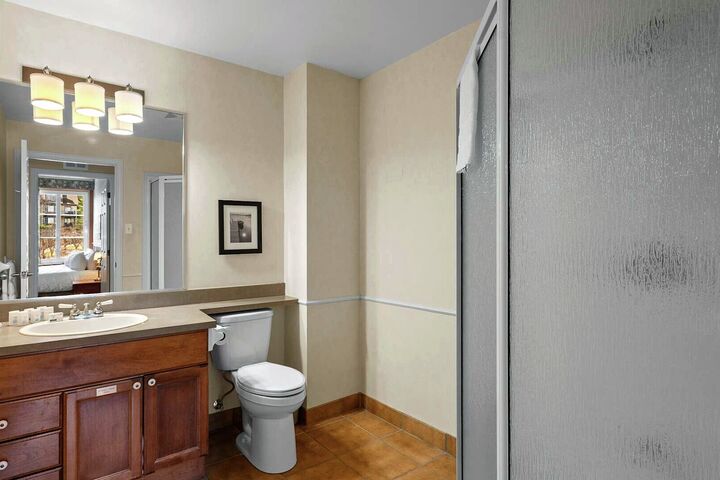 #240 - Master Ensuite Bathroom