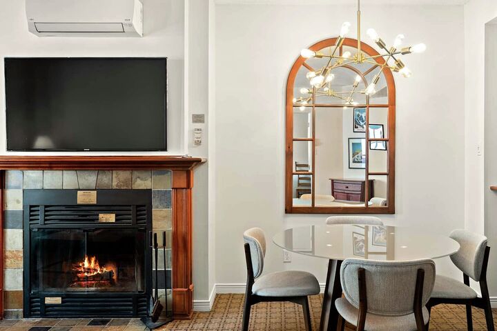#368 - Dining Area