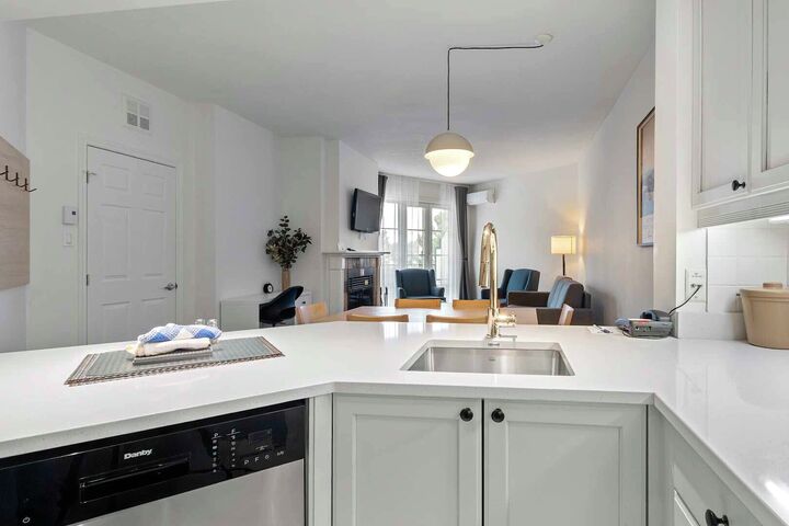 #372 - Kitchen
