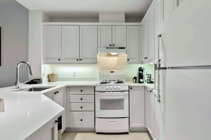 #372 - Kitchen