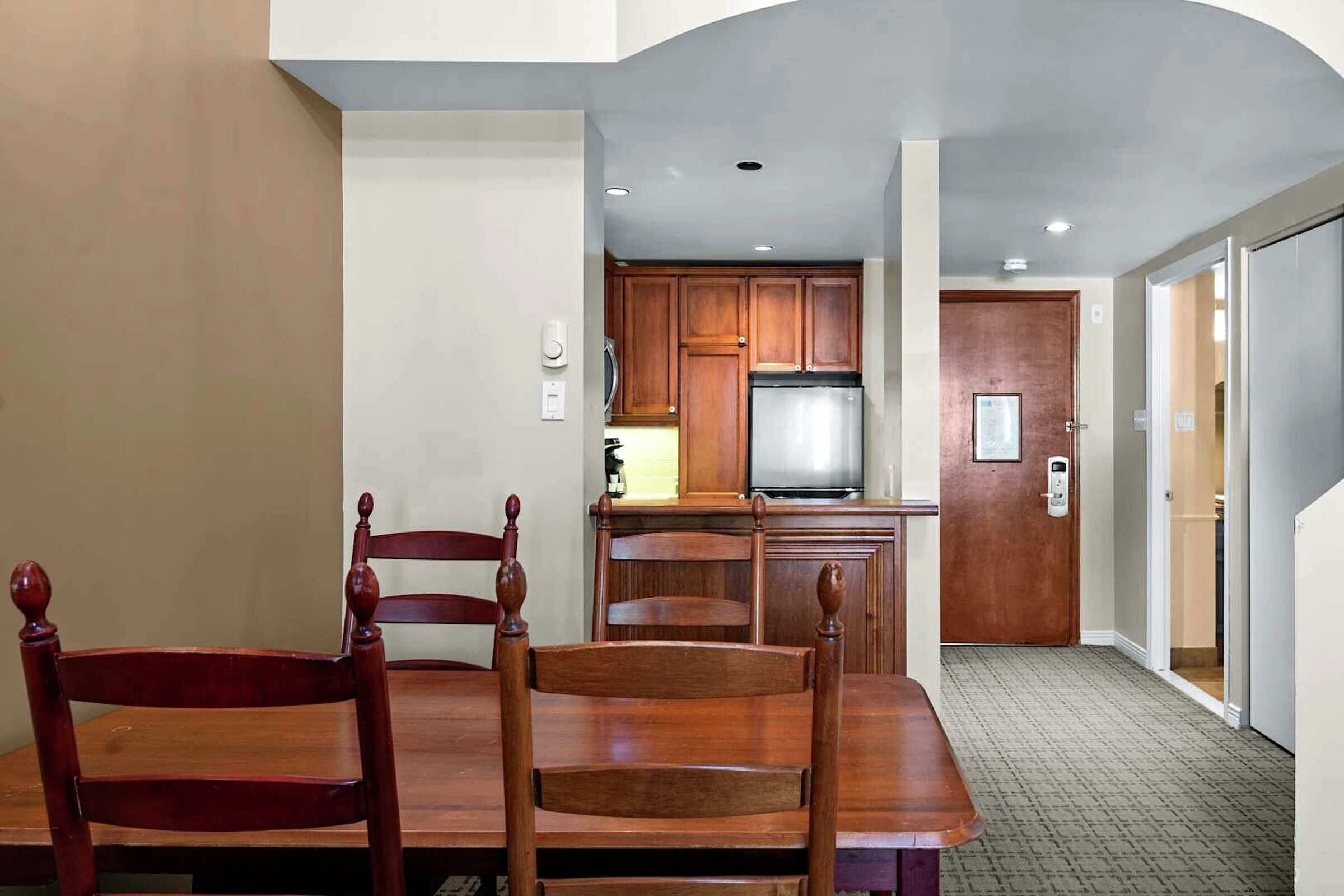 #407 - Dining Area