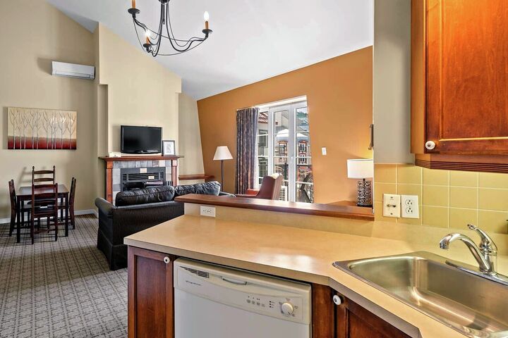 Studio Kitchen