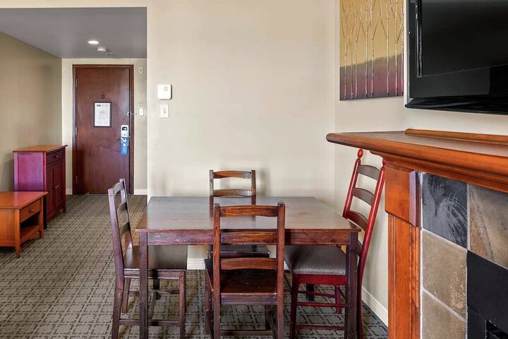 Studio Dining Area