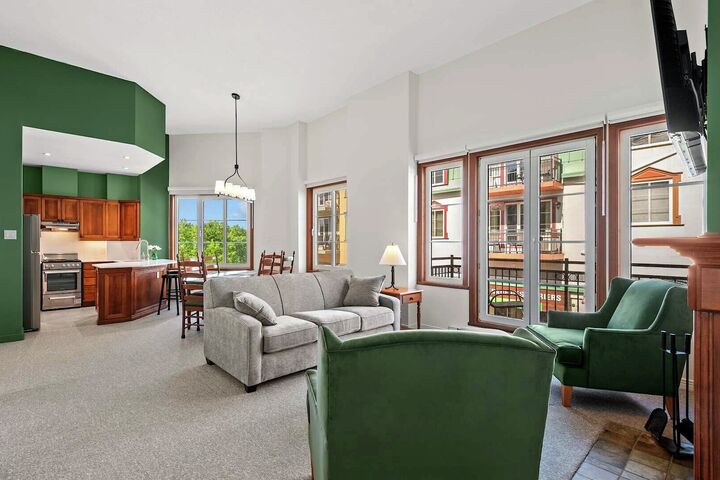 #201-203 - Living Area