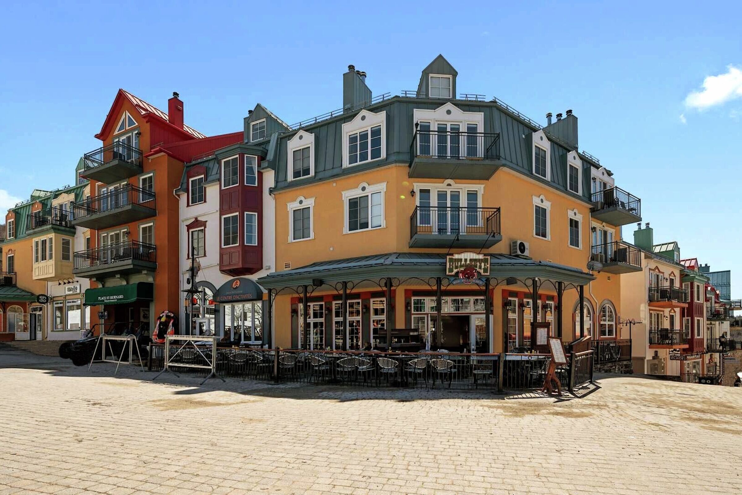 Plaza St. Bernard - Spring