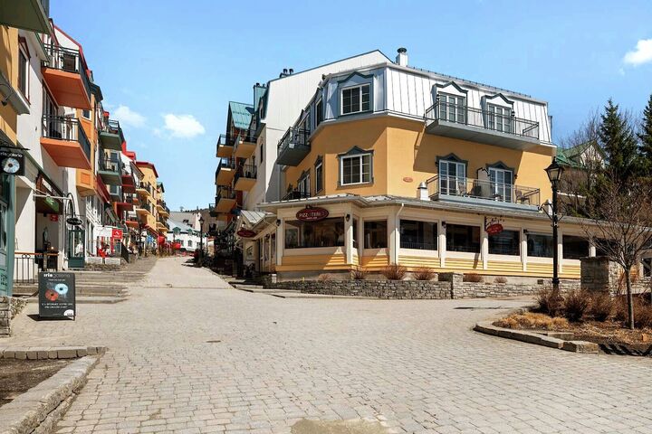 Plaza St. Bernard - Spring