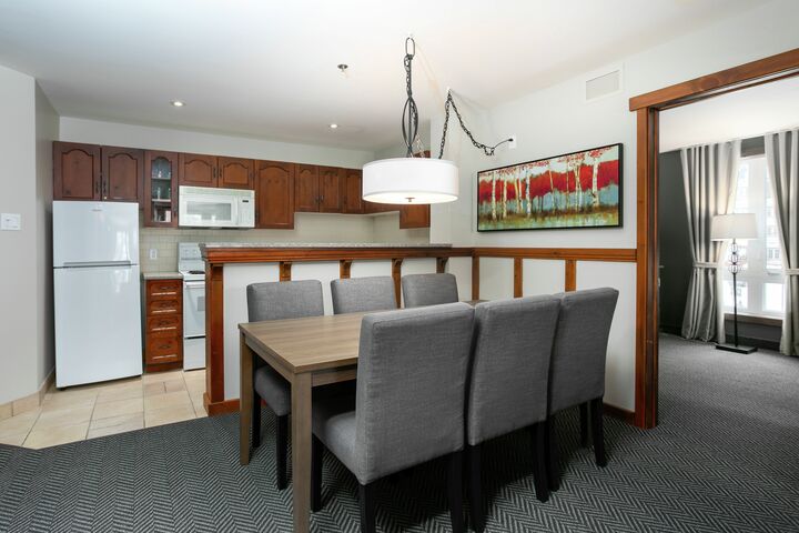 2 Bdrm Condo - Two Bedroom Condo Dining Room & Kitchen
