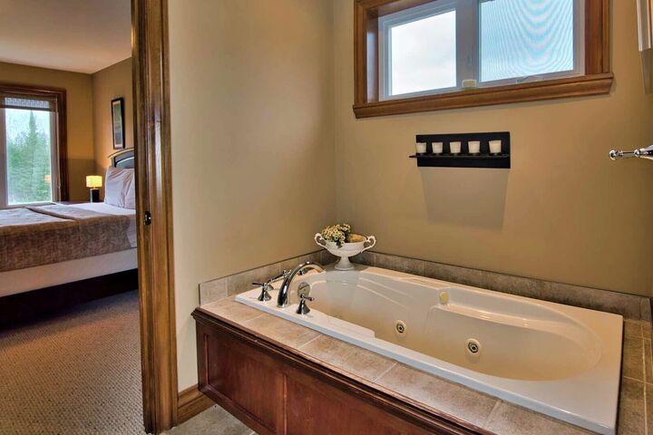 #170 - Master Ensuite Bathroom
