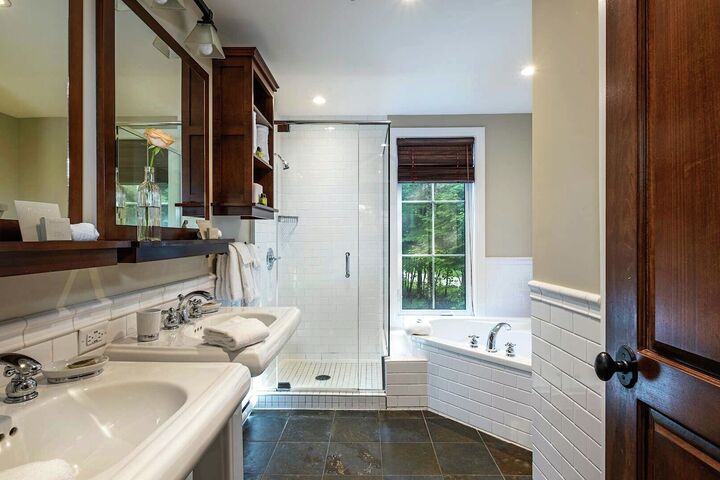Master Ensuite Bathroom