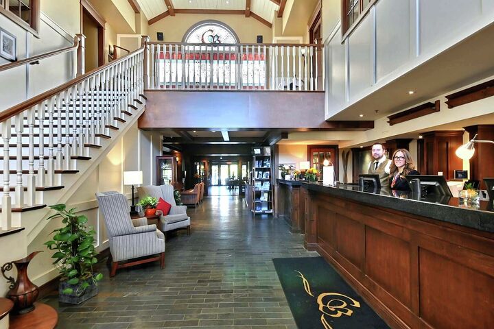 Lobby & Reception