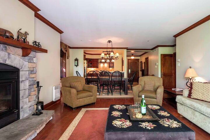 #95-02 - Living Area