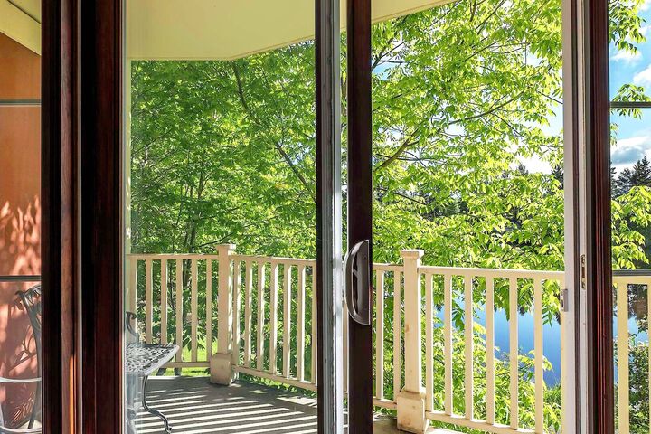 #95-02 - Balcony