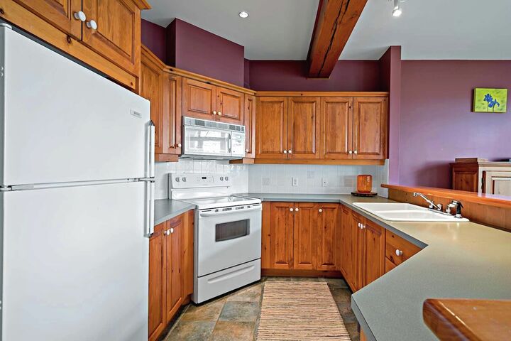 #182-02 - Kitchen