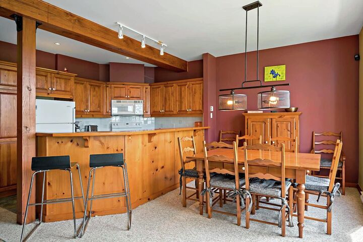 #182-02 - Dining Area & Kitchen