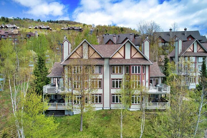 Le Chalumeau Exterior - Summer
