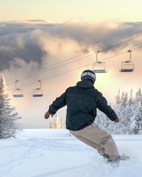 Snowboarding at Tremblant