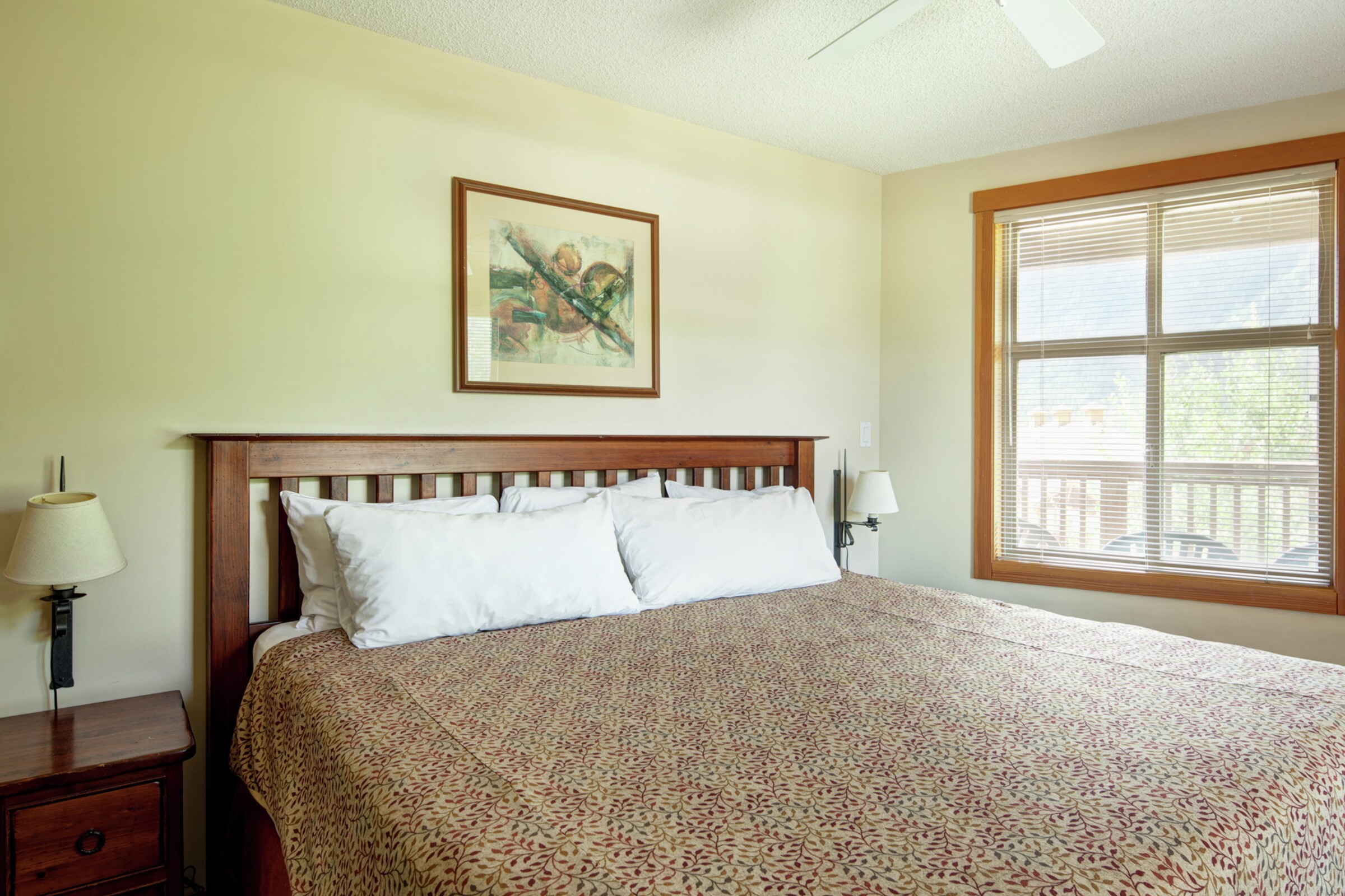 Tamarack Lodge - Bedroom