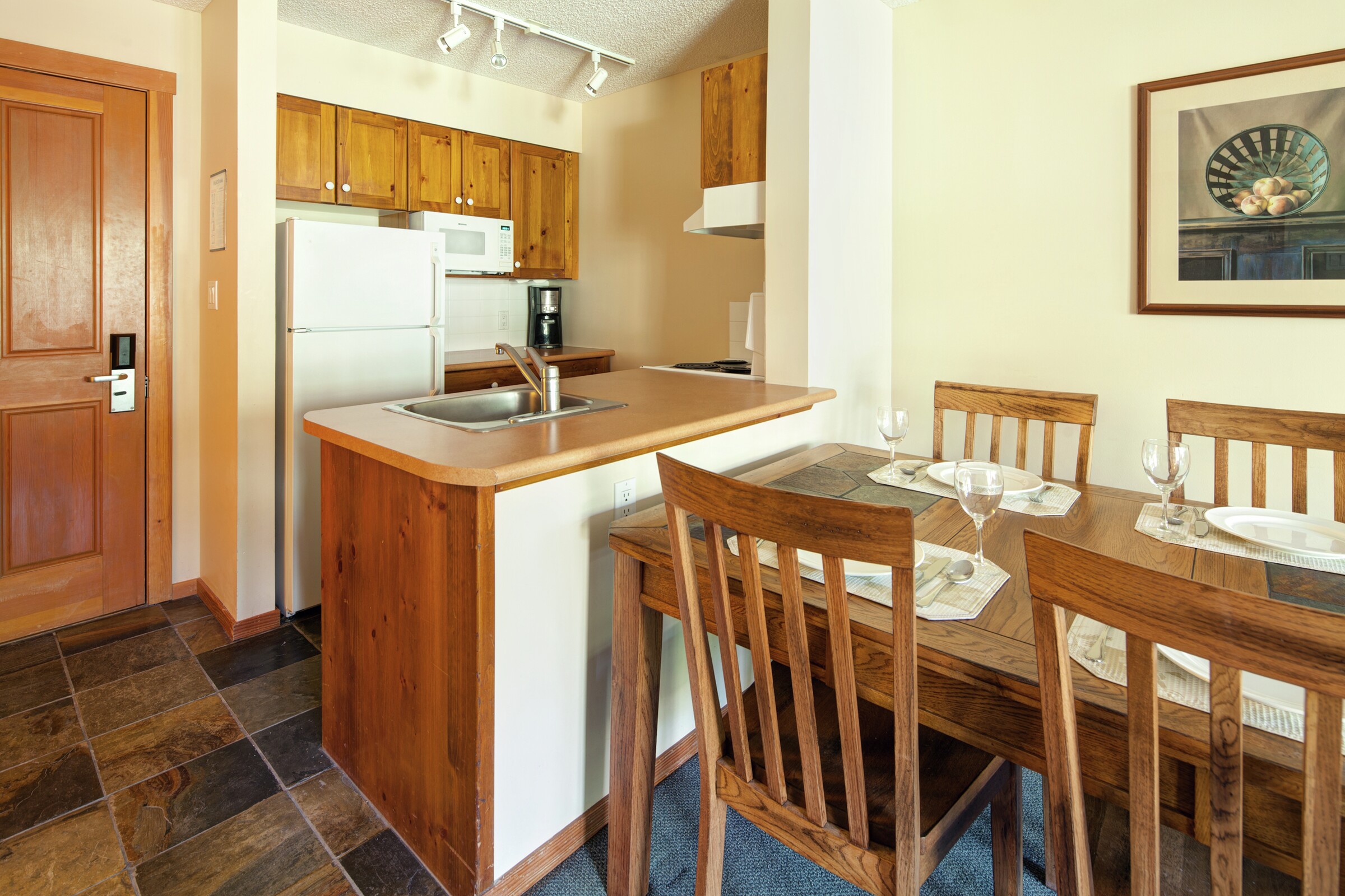 Tamarack Lodge - Dining Room & Kitchen