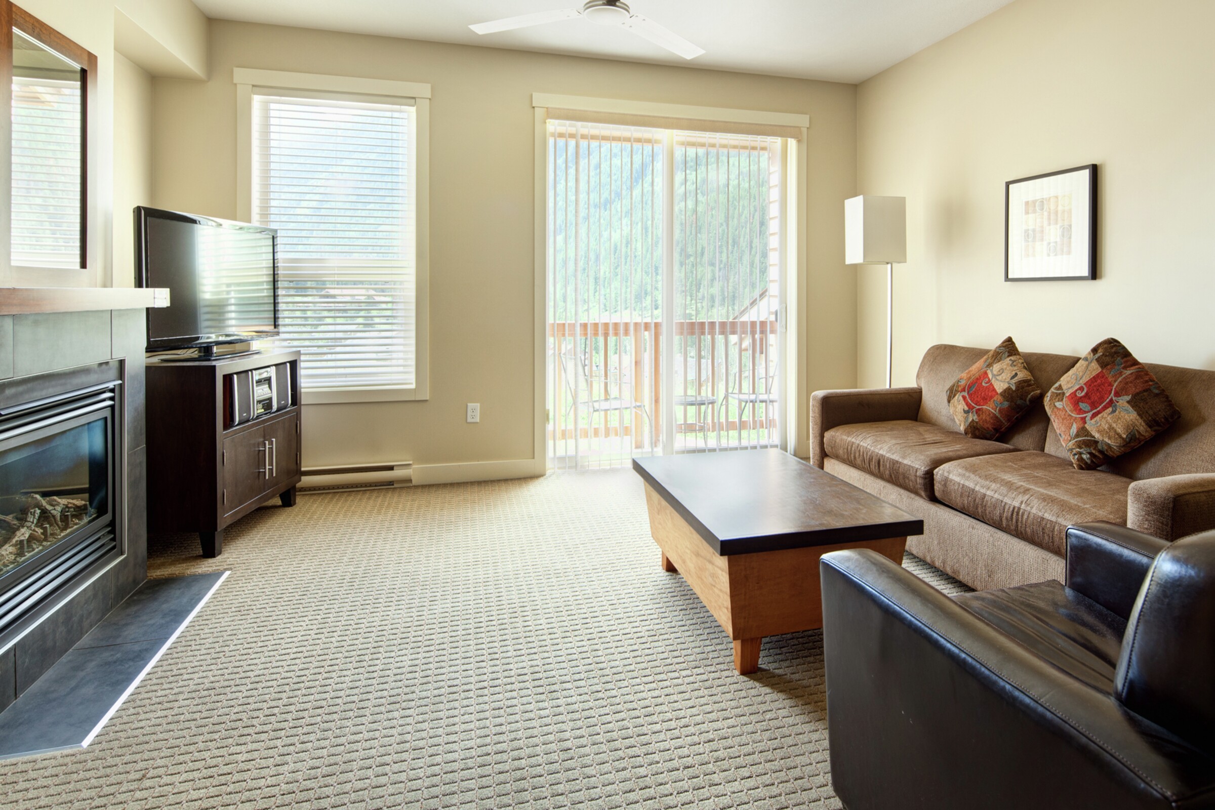 The Lookout - Living Room