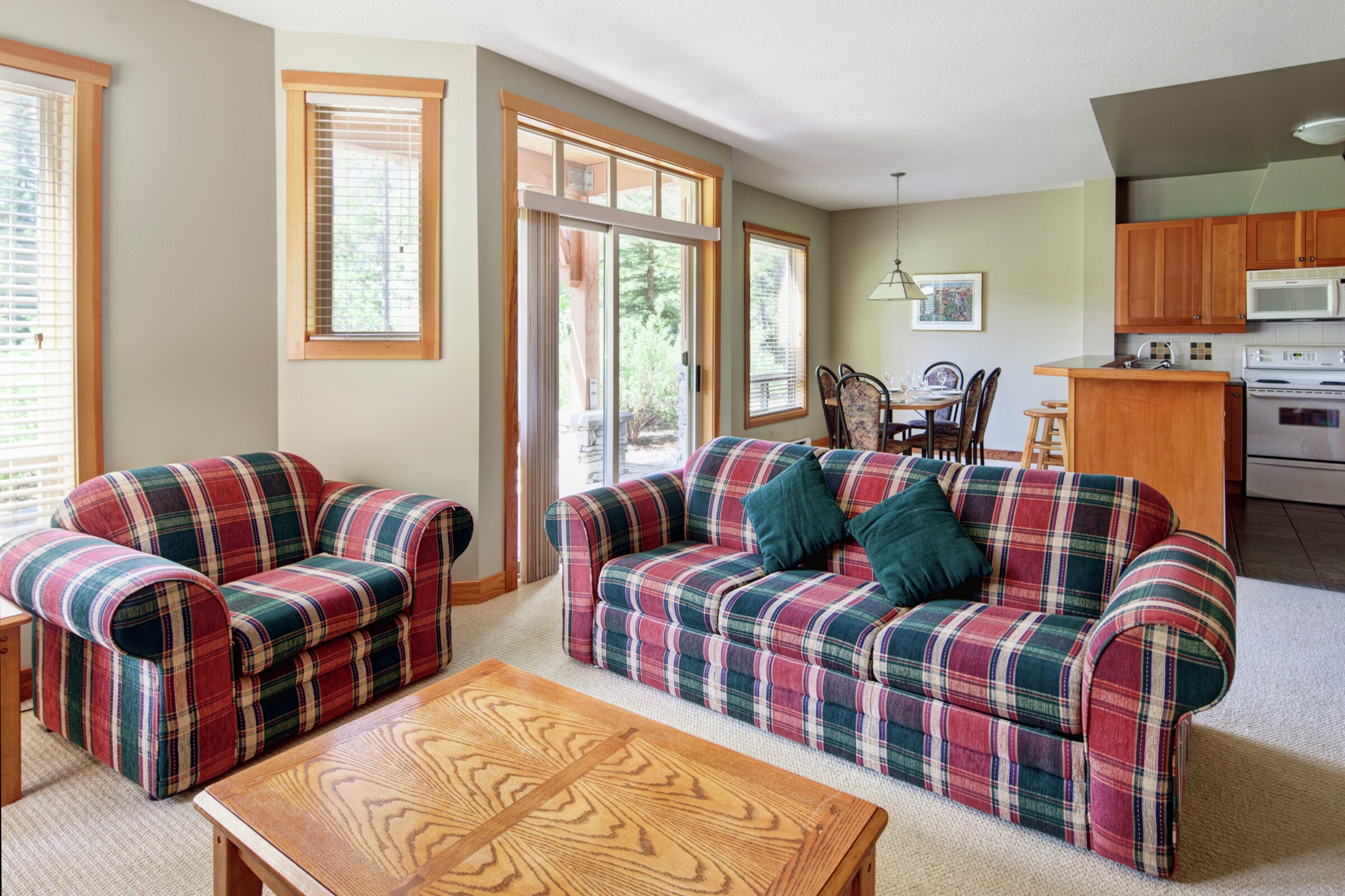 Riverbend - Living Room