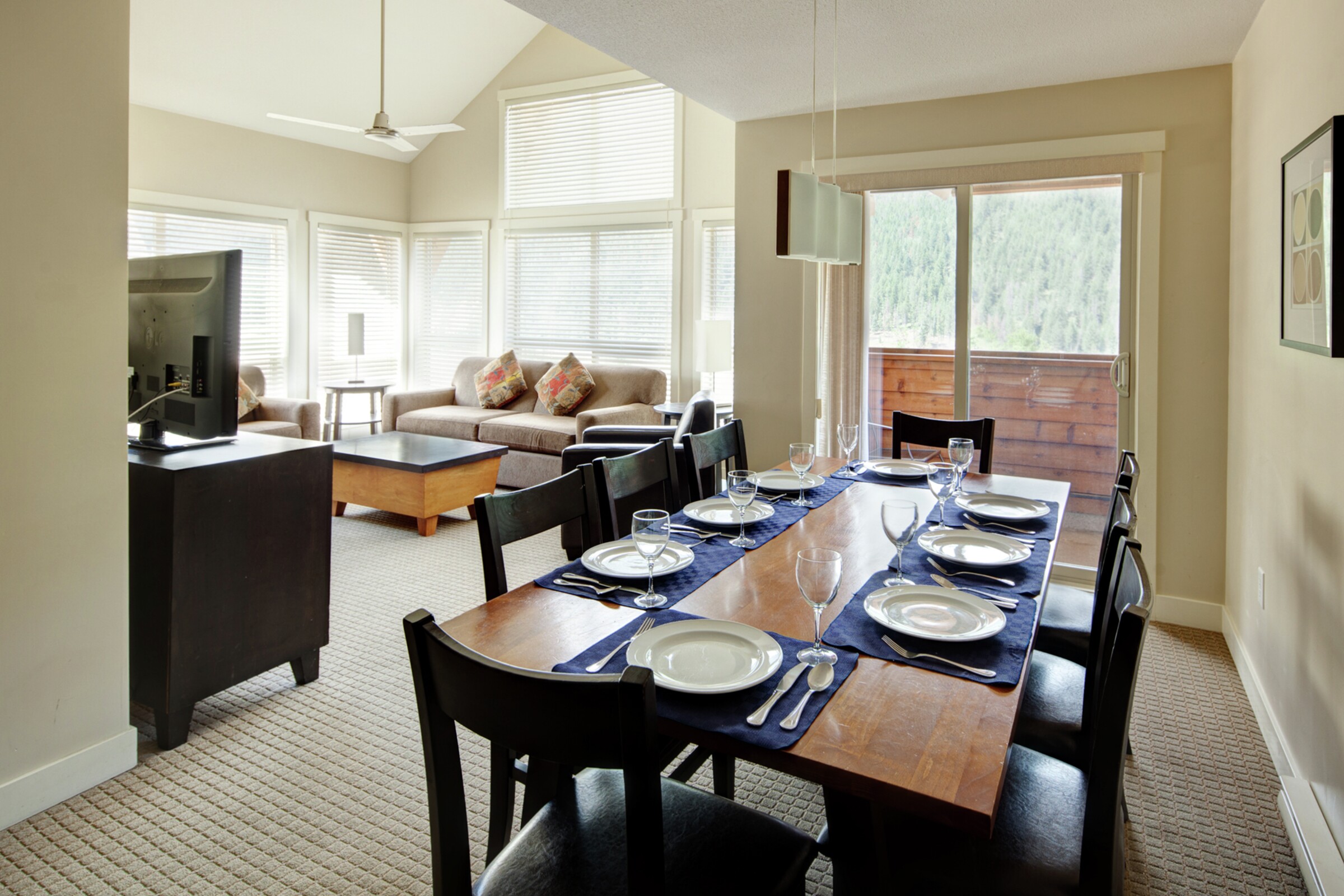 The Lookout - Dining Room