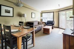 Peaks Lodge - Living Room & Dining Room