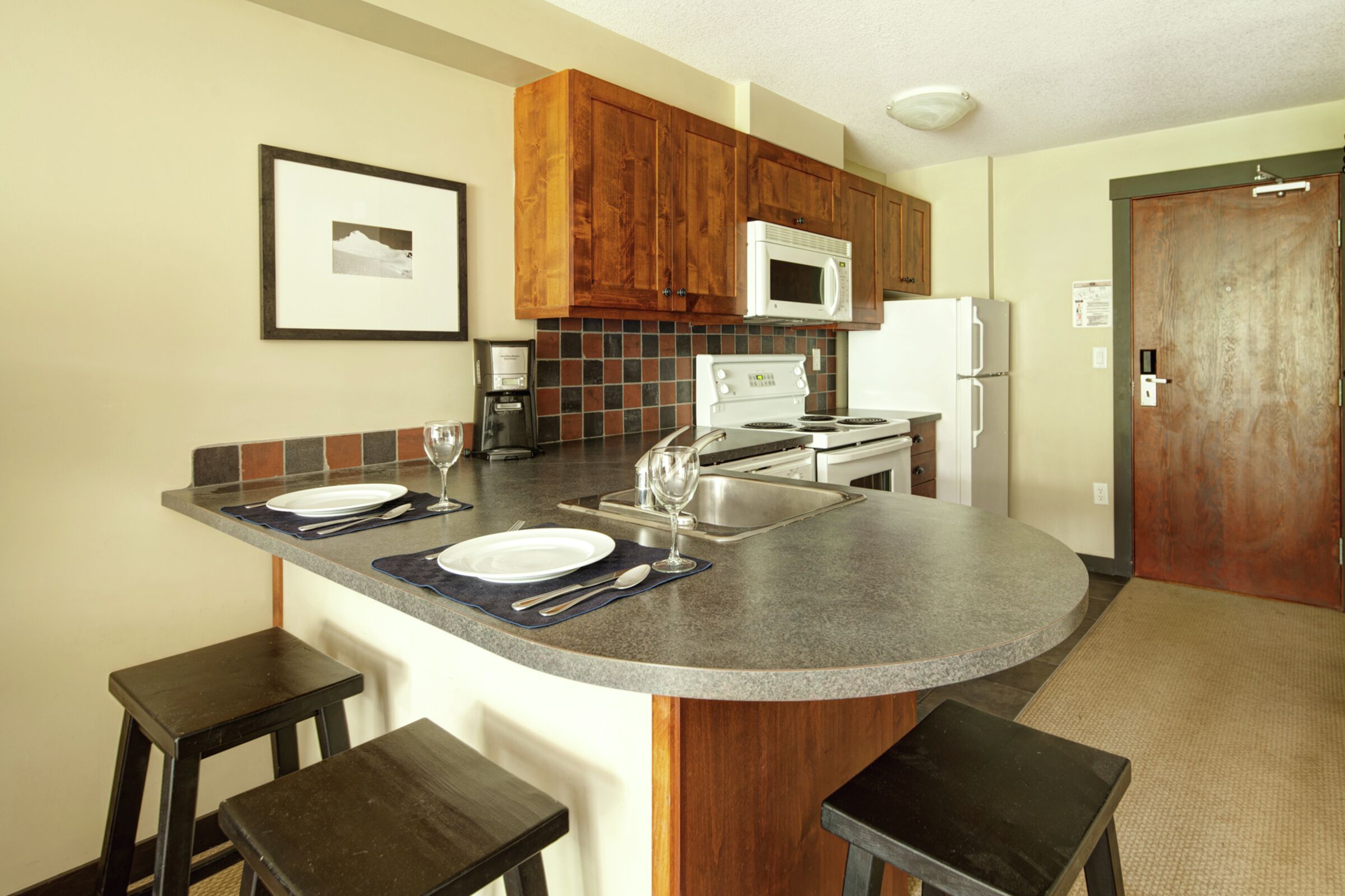 Summit Lodge - Studio Kitchen