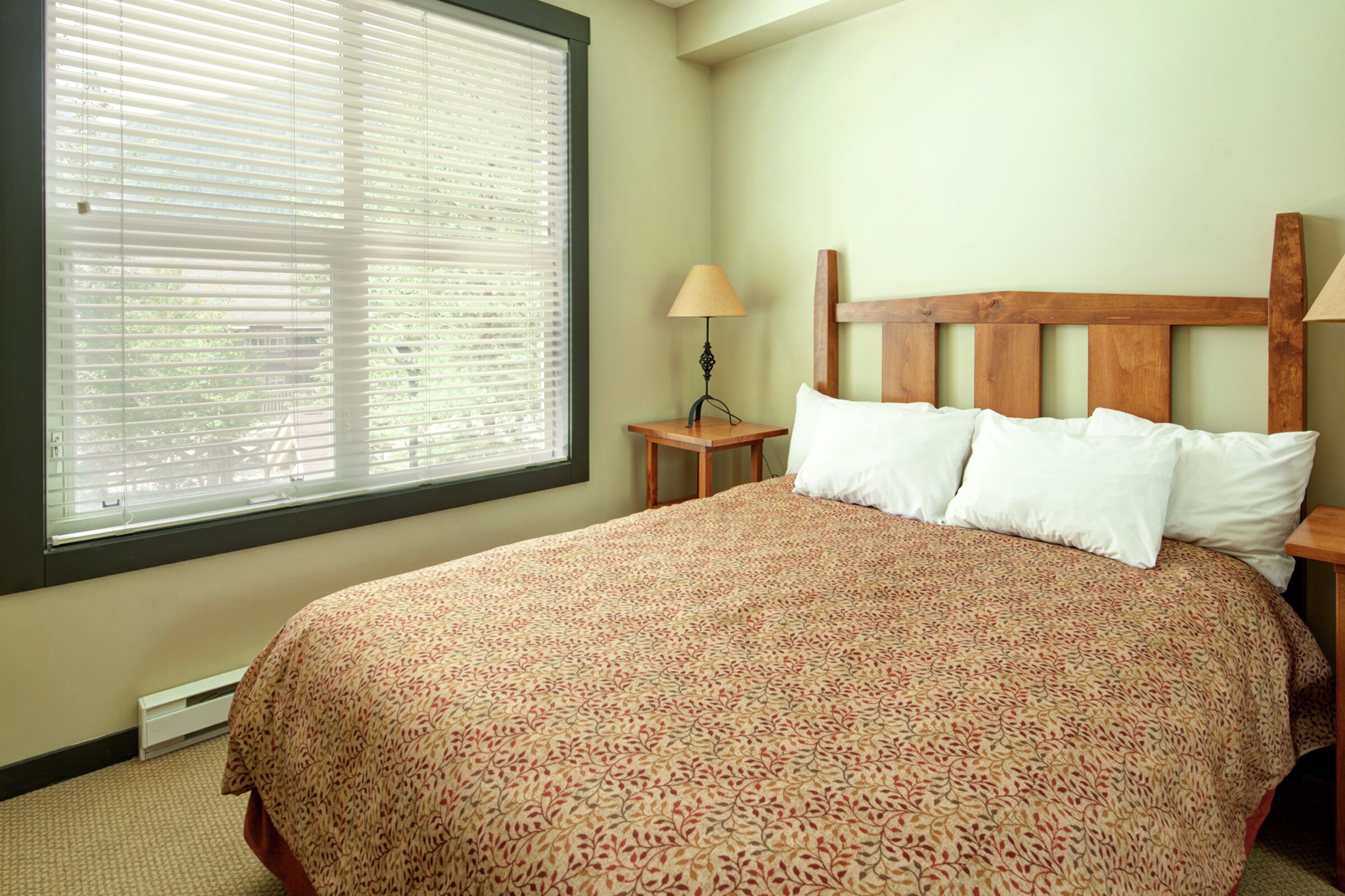 Summit Lodge - Bedroom