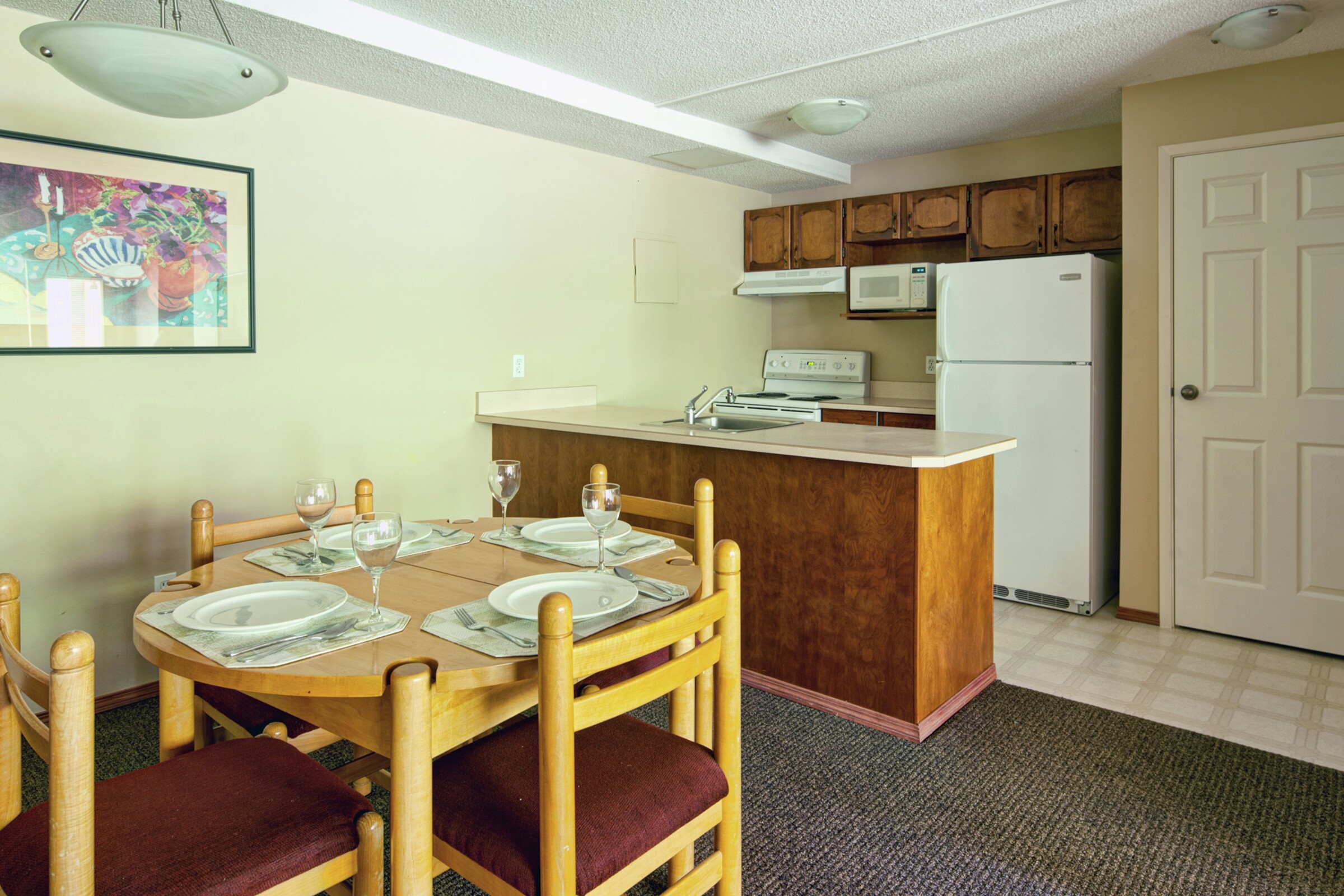 Horsethief Lodge - Dining Room