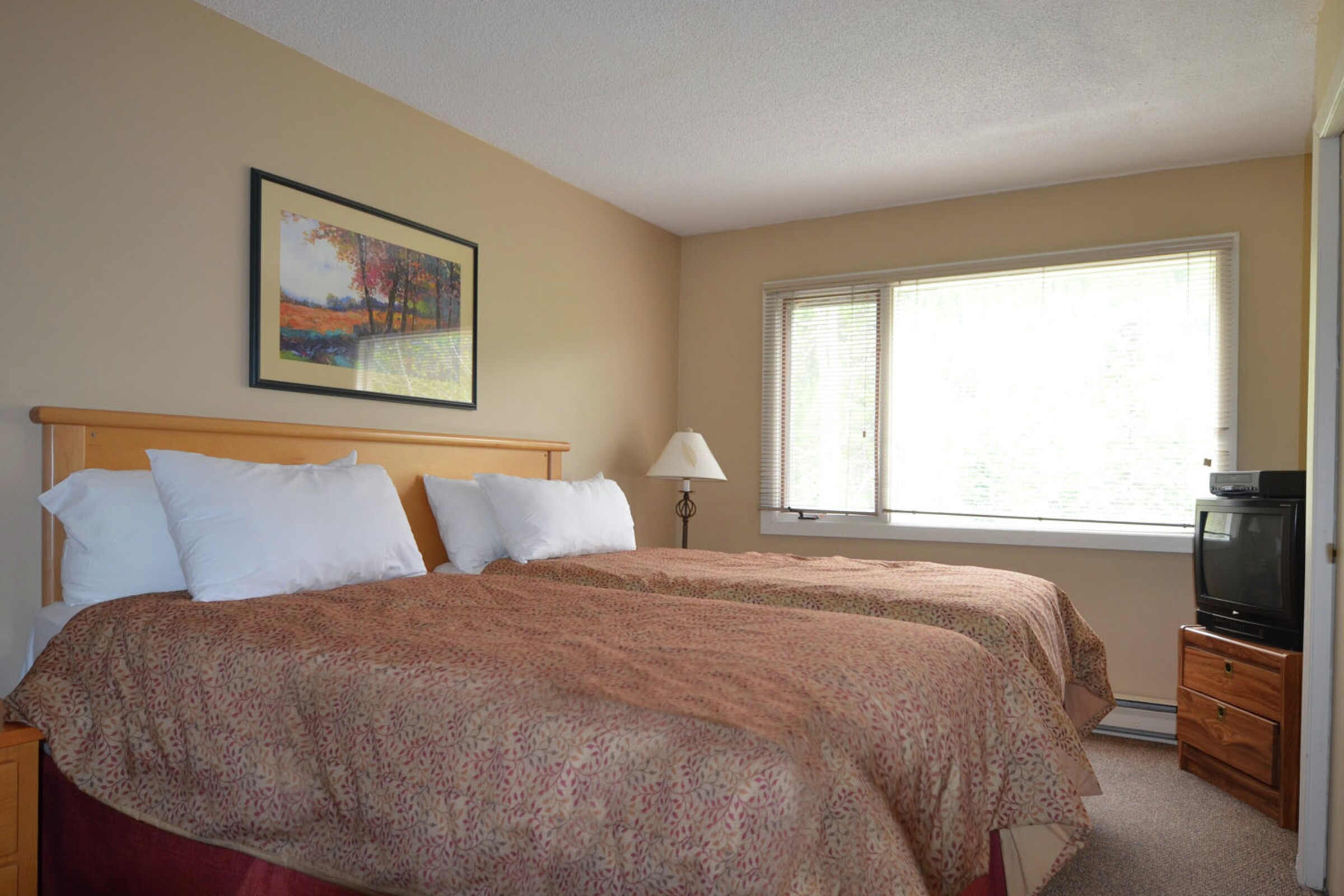 Horsethief Lodge - Bedroom