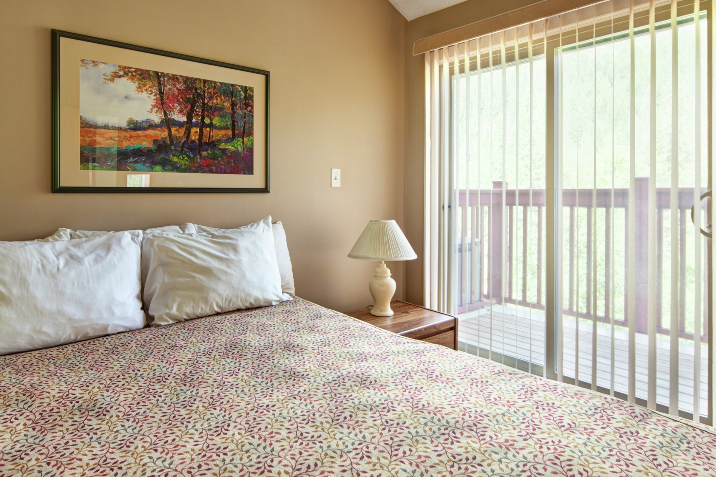 Toby Creek Lodge - Bedroom