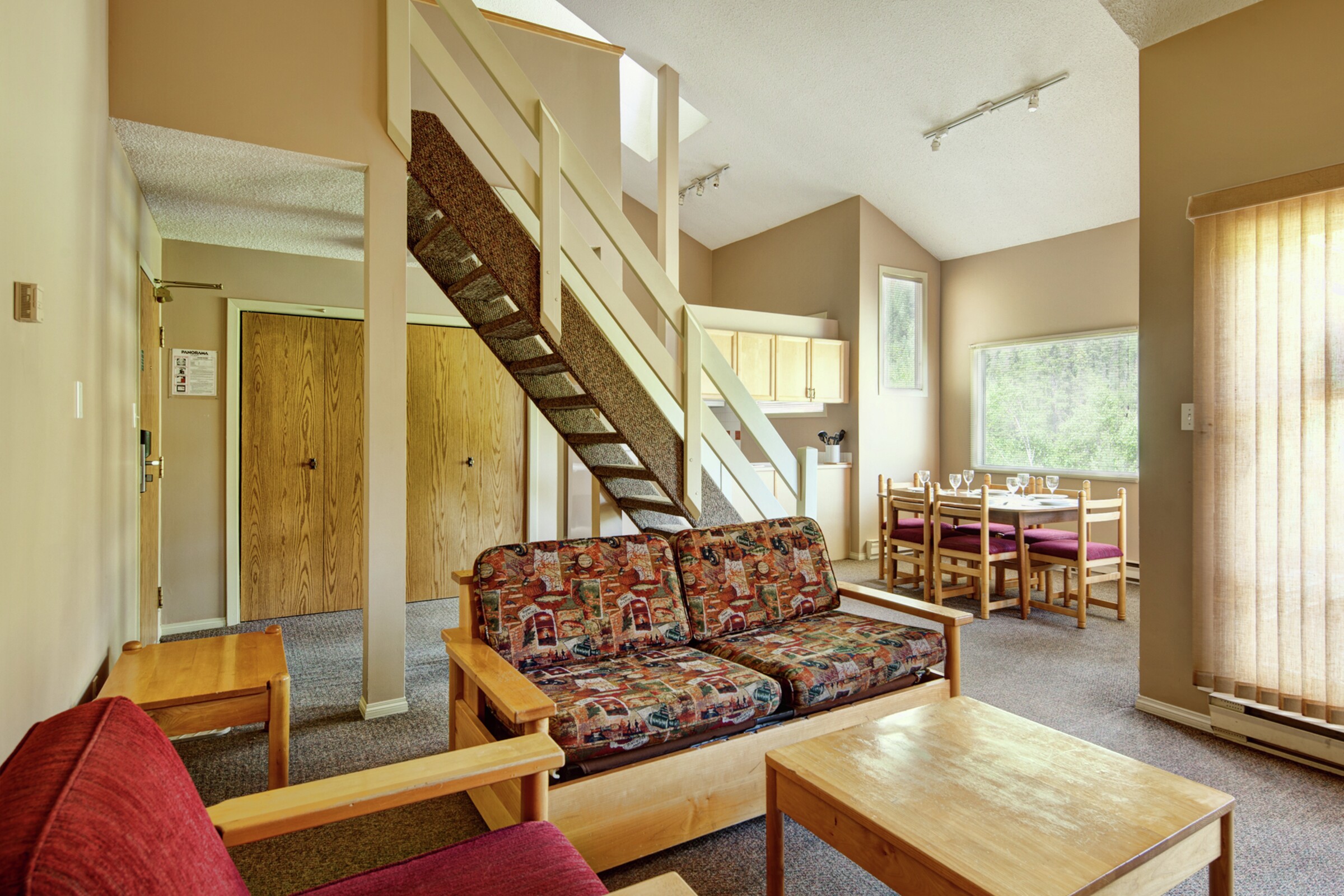 Toby Creek Lodge - Living Room