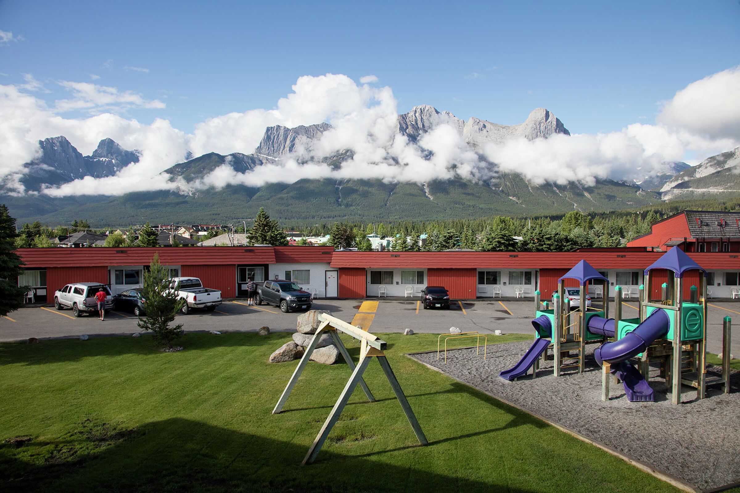 Rocky Mountain Ski Lodge