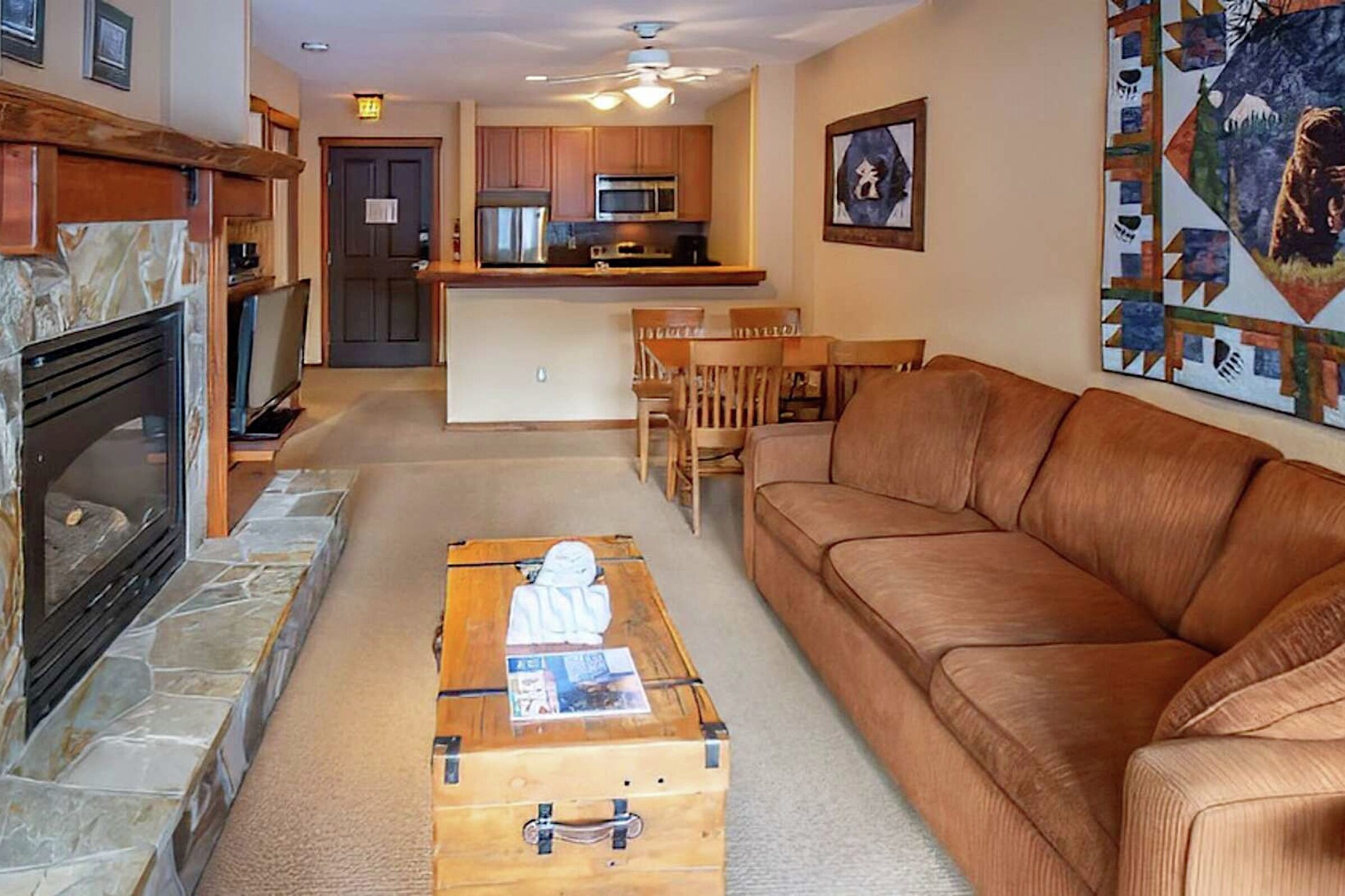 305 - Living Room