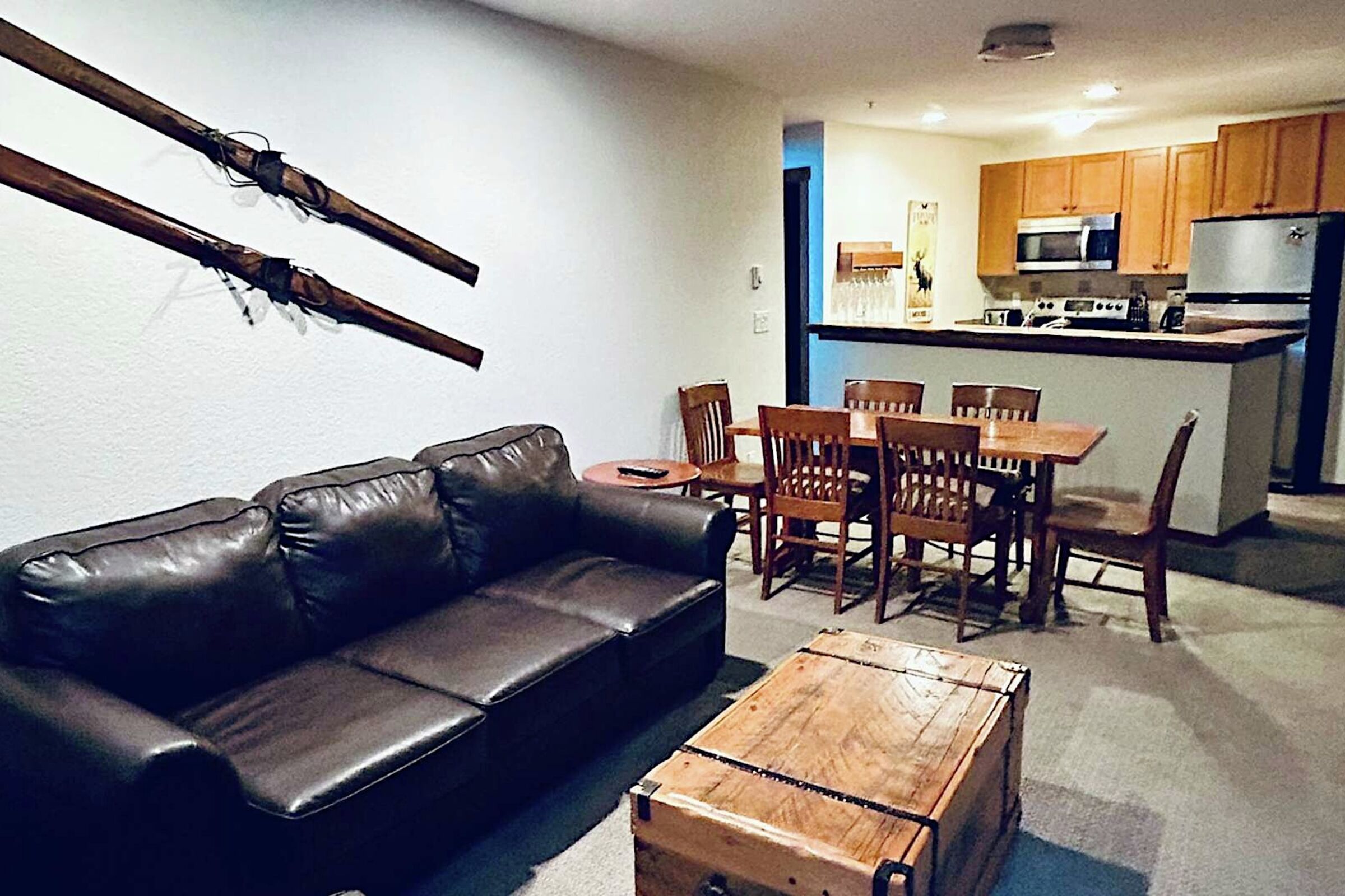 211 - Living Room & Dining Room