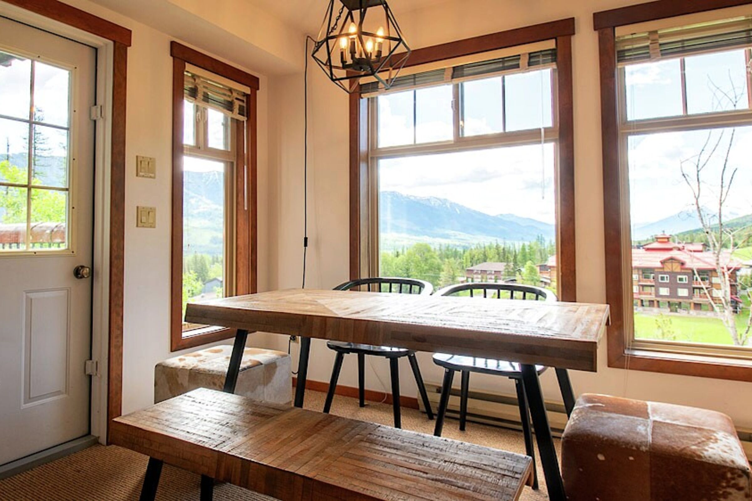 317 - Dining Area