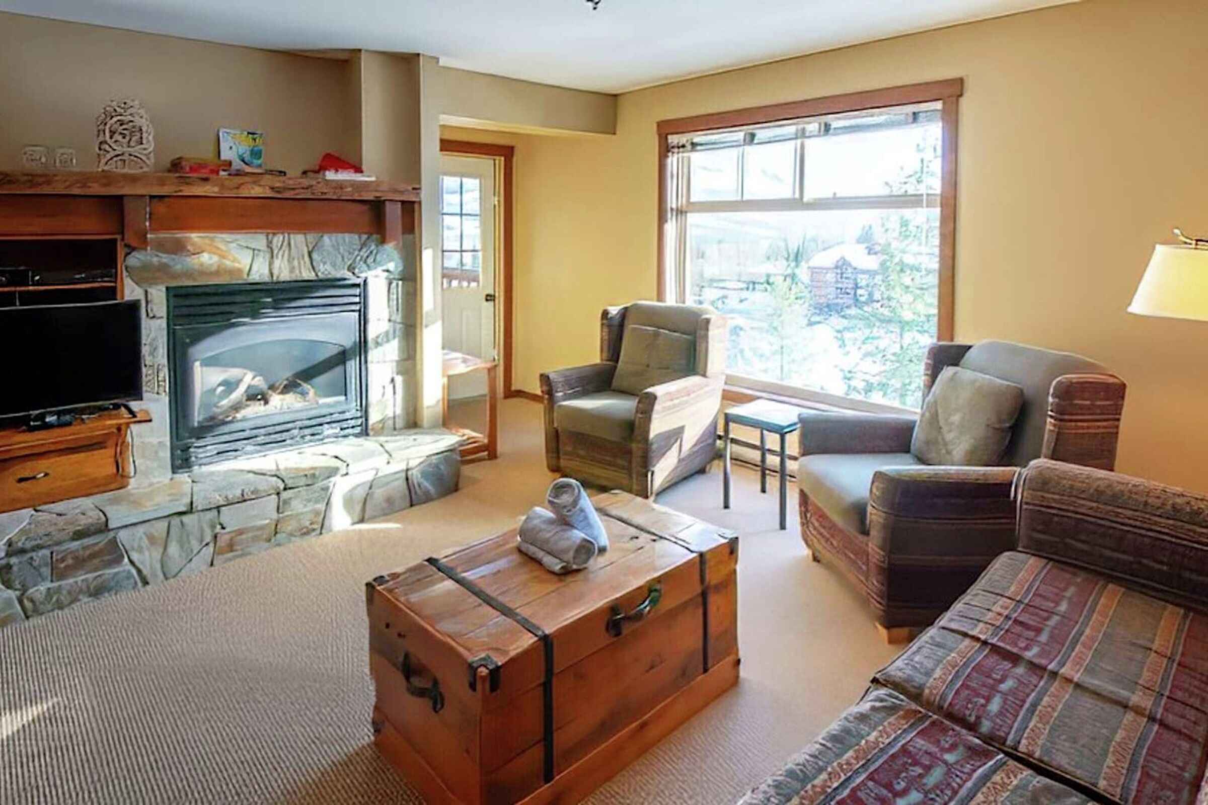 311 - Living Room