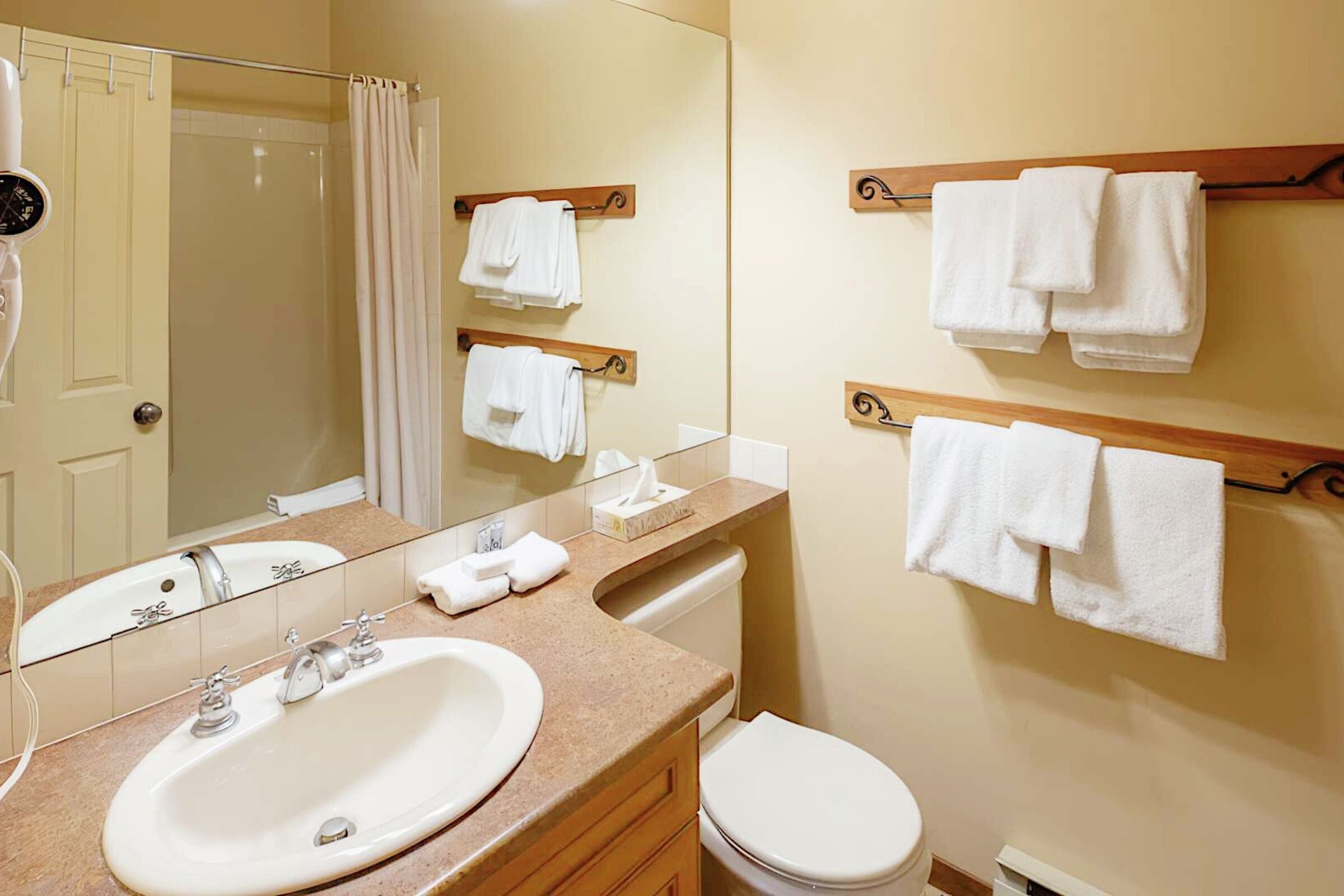 409 - Studio Bathroom